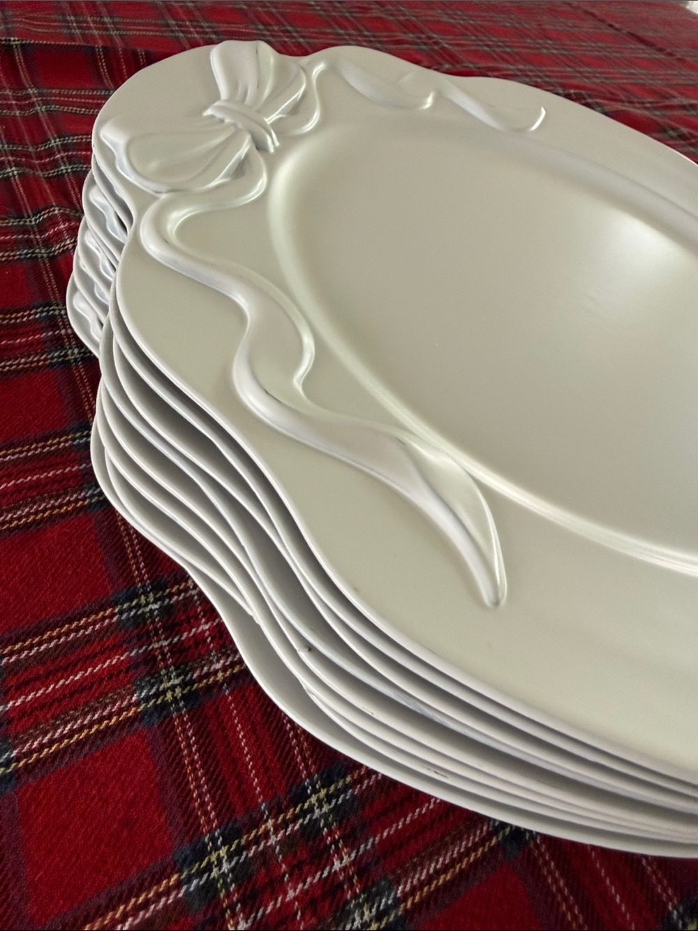 White Bow Dining Charger Plates - Set of 8 - Picture 5 of 6